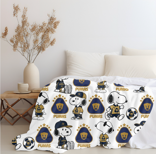 Snoopy x Pumas Plush Blanket
